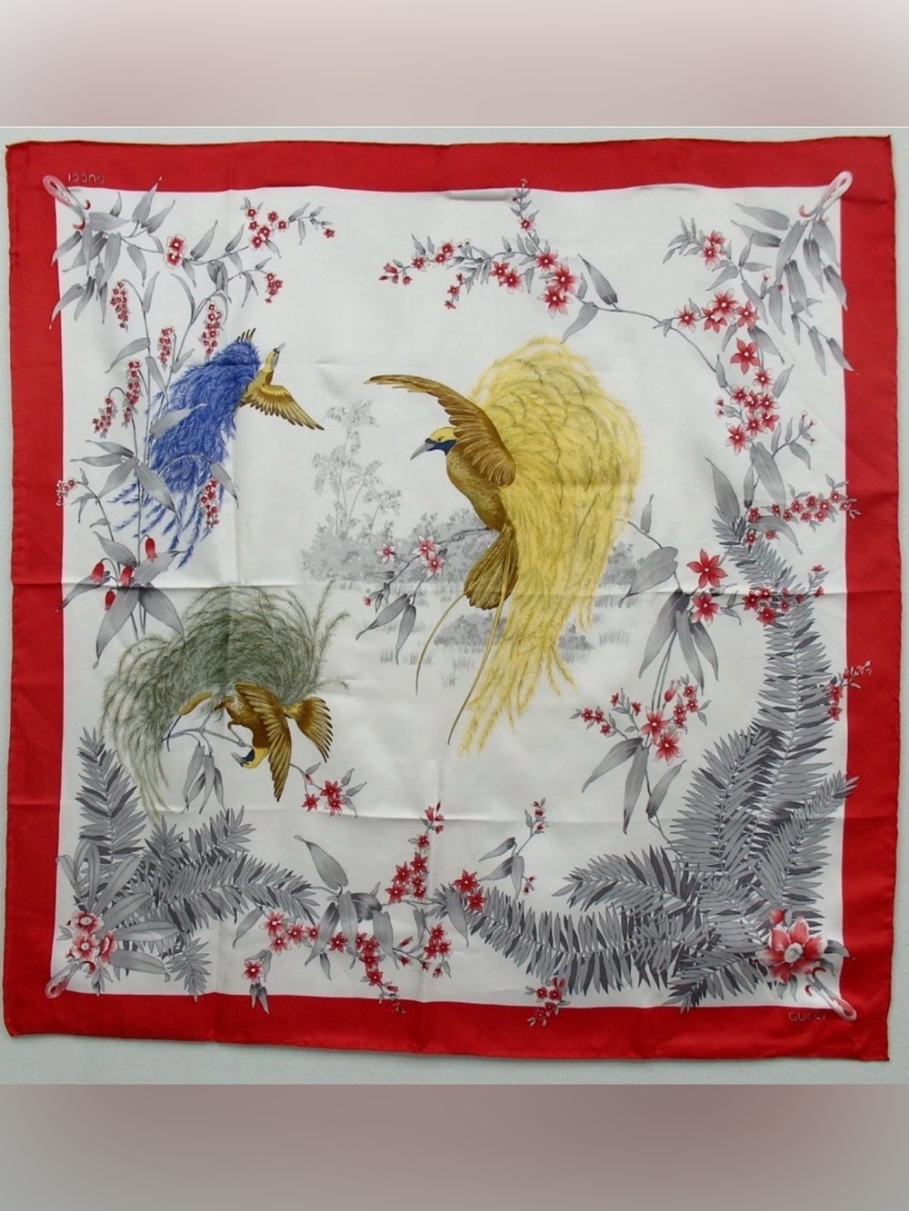 GUCCI Floral/Bird Pattern Silk Scarf 😍